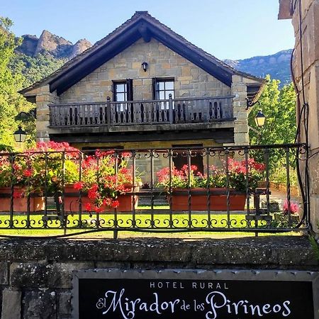 Hotel Rural El Mirador De Los Pirineos ซานตาครูซ เด ลาเซรอส ภายนอก รูปภาพ