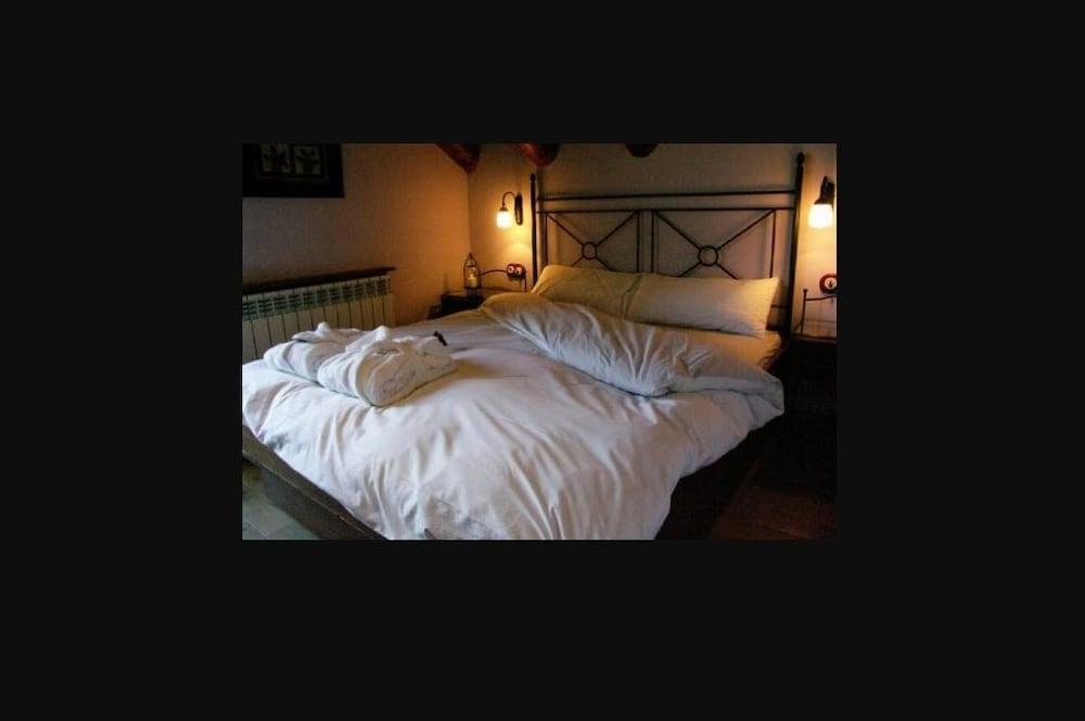 Hotel Rural El Mirador De Los Pirineos ซานตาครูซ เด ลาเซรอส ภายนอก รูปภาพ