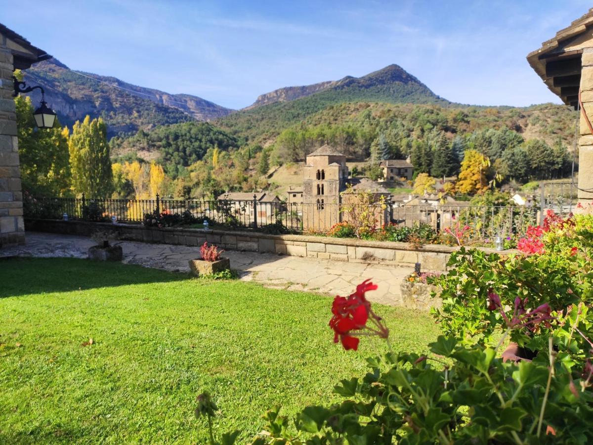 Hotel Rural El Mirador De Los Pirineos ซานตาครูซ เด ลาเซรอส ภายนอก รูปภาพ