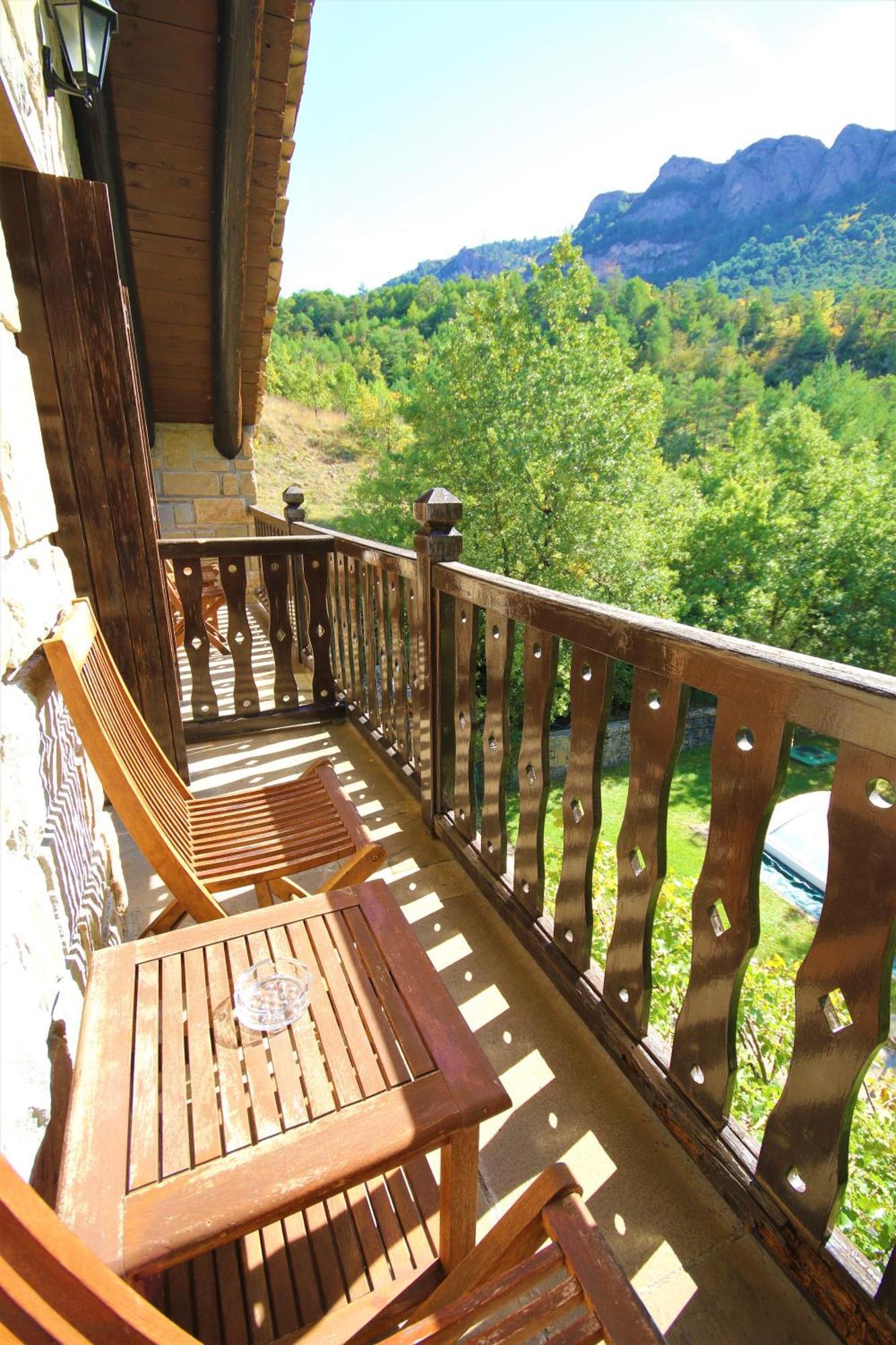 Hotel Rural El Mirador De Los Pirineos ซานตาครูซ เด ลาเซรอส ภายนอก รูปภาพ