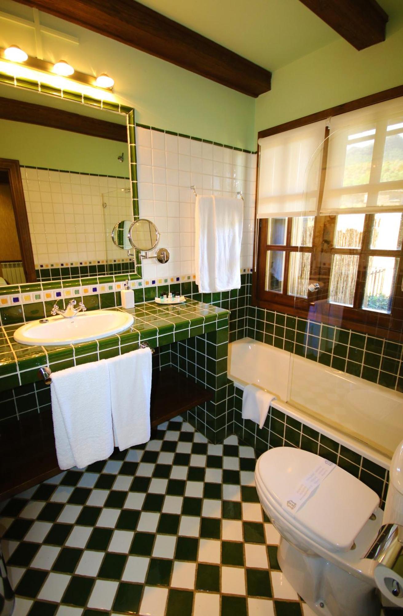 Hotel Rural El Mirador De Los Pirineos ซานตาครูซ เด ลาเซรอส ภายนอก รูปภาพ