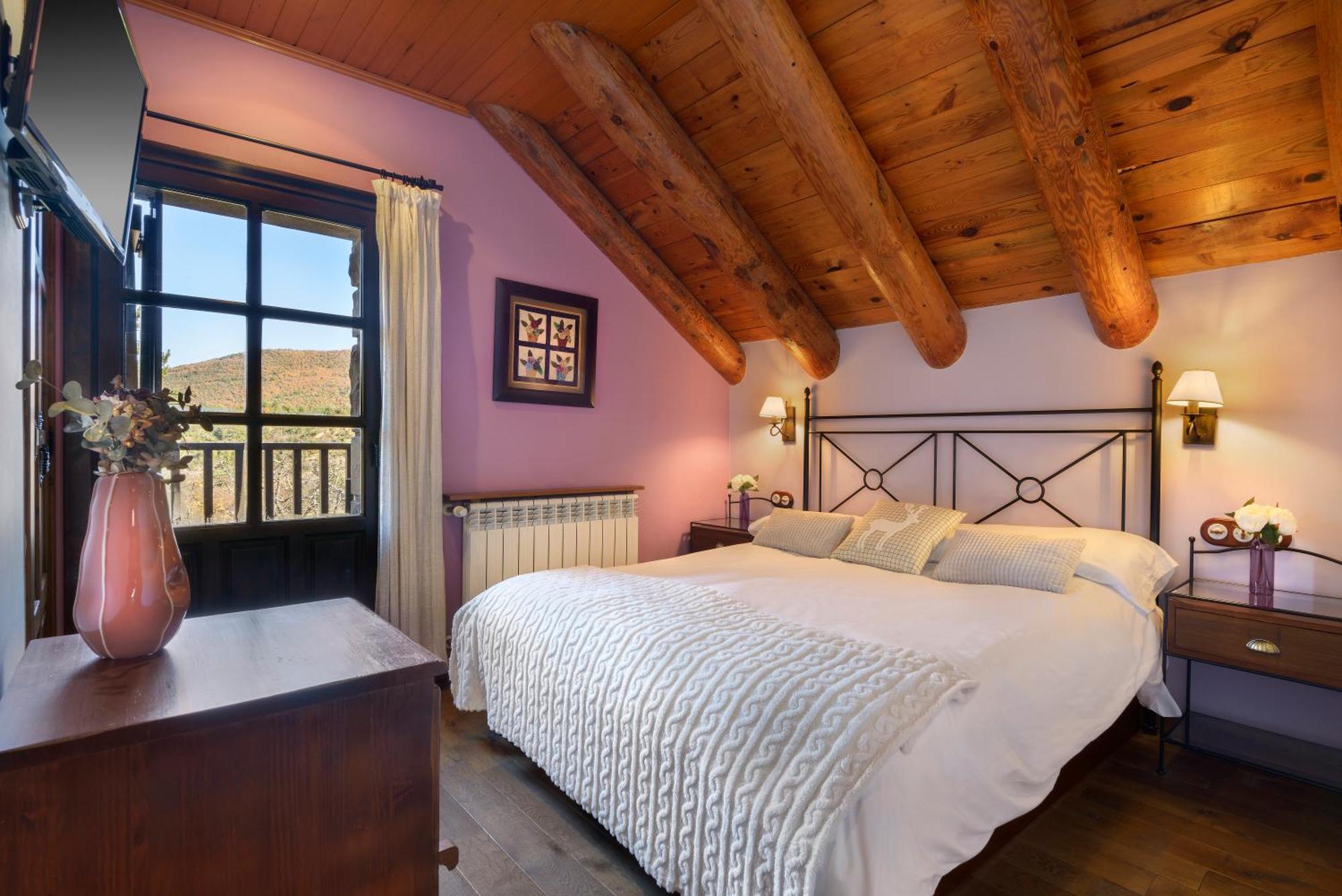 Hotel Rural El Mirador De Los Pirineos ซานตาครูซ เด ลาเซรอส ภายนอก รูปภาพ