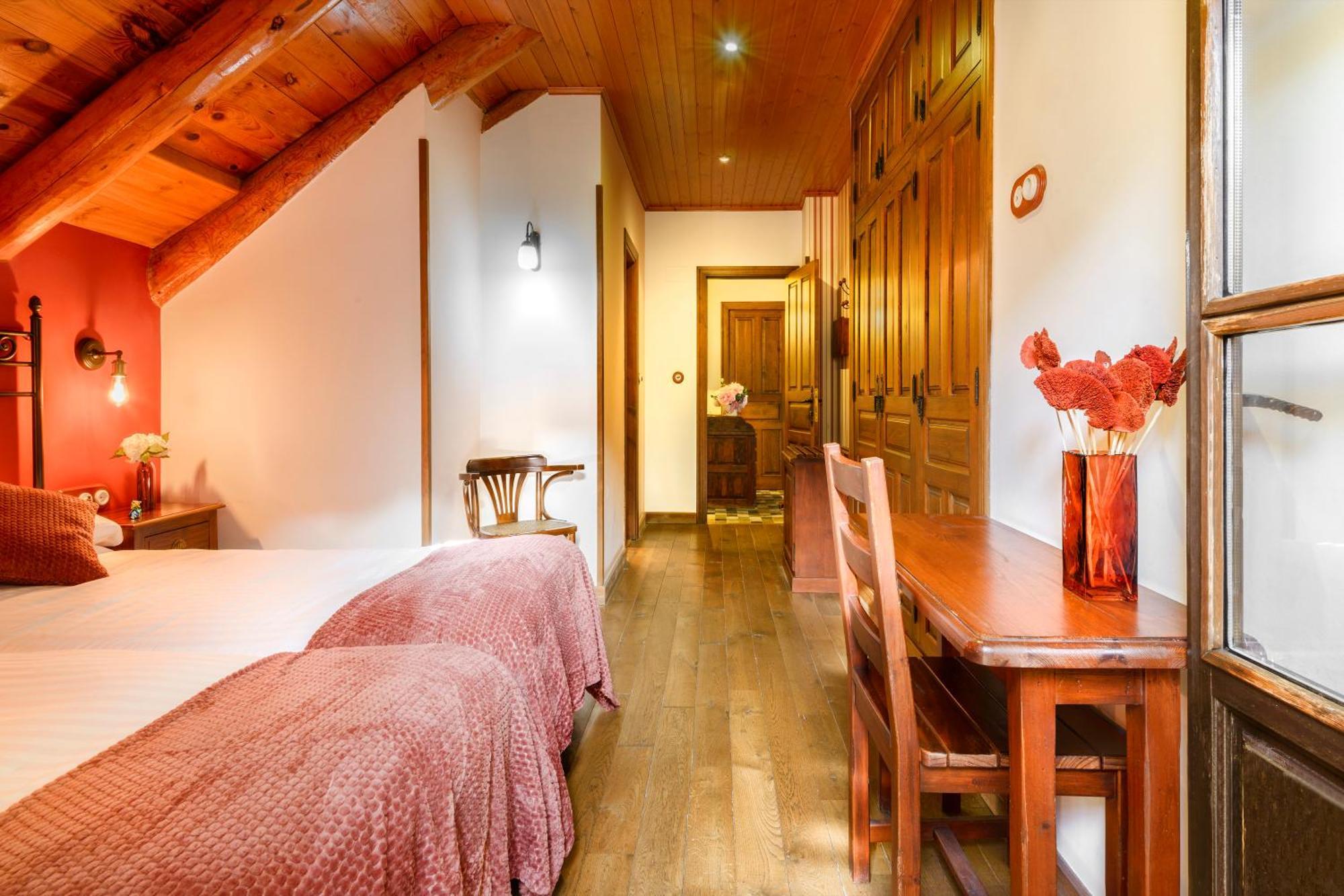 Hotel Rural El Mirador De Los Pirineos ซานตาครูซ เด ลาเซรอส ภายนอก รูปภาพ