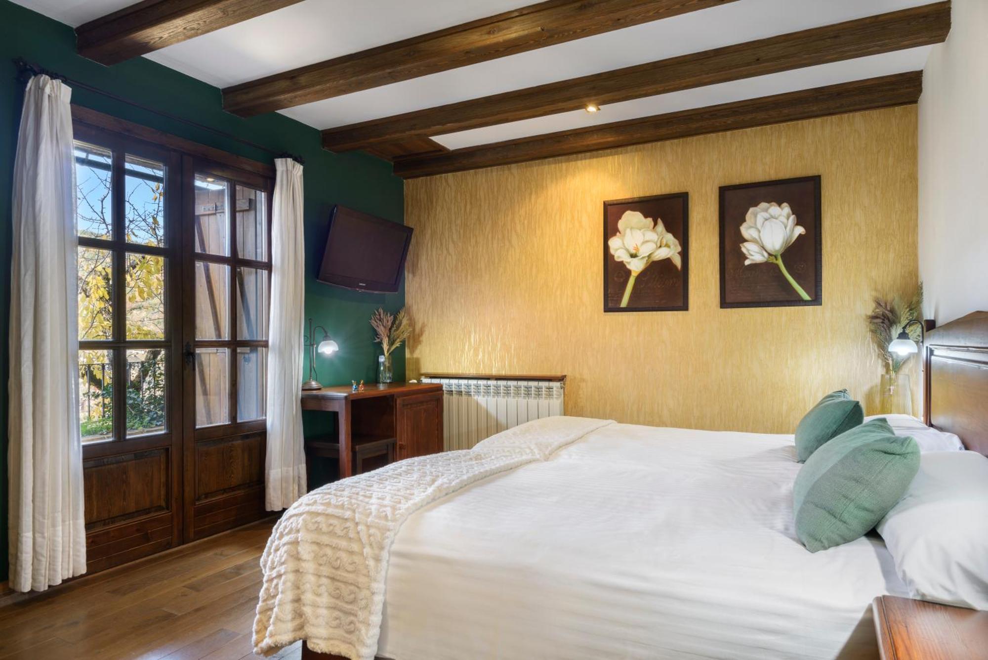 Hotel Rural El Mirador De Los Pirineos ซานตาครูซ เด ลาเซรอส ภายนอก รูปภาพ