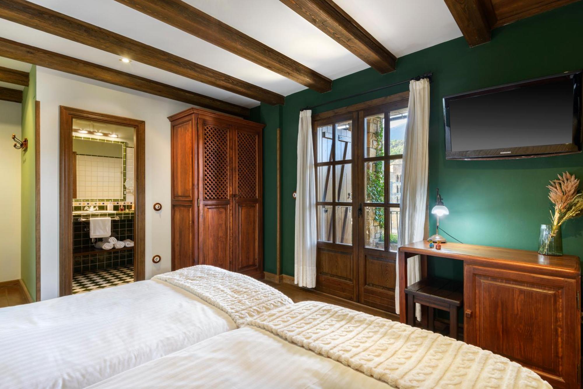 Hotel Rural El Mirador De Los Pirineos ซานตาครูซ เด ลาเซรอส ภายนอก รูปภาพ