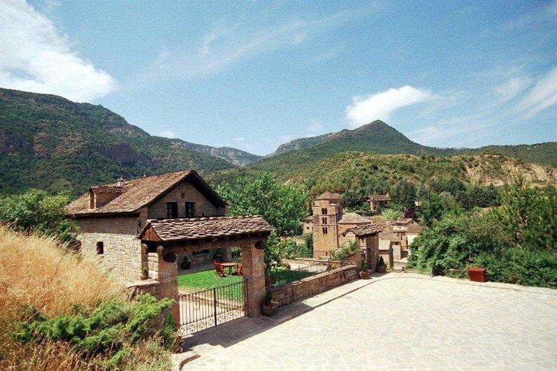 Hotel Rural El Mirador De Los Pirineos ซานตาครูซ เด ลาเซรอส ภายนอก รูปภาพ