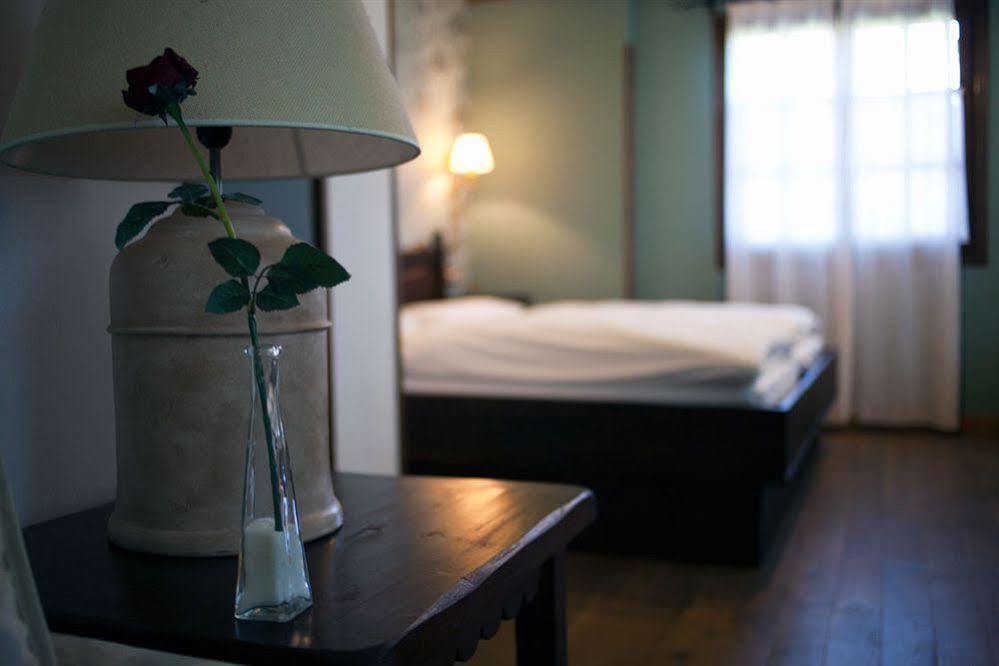 Hotel Rural El Mirador De Los Pirineos ซานตาครูซ เด ลาเซรอส ภายนอก รูปภาพ